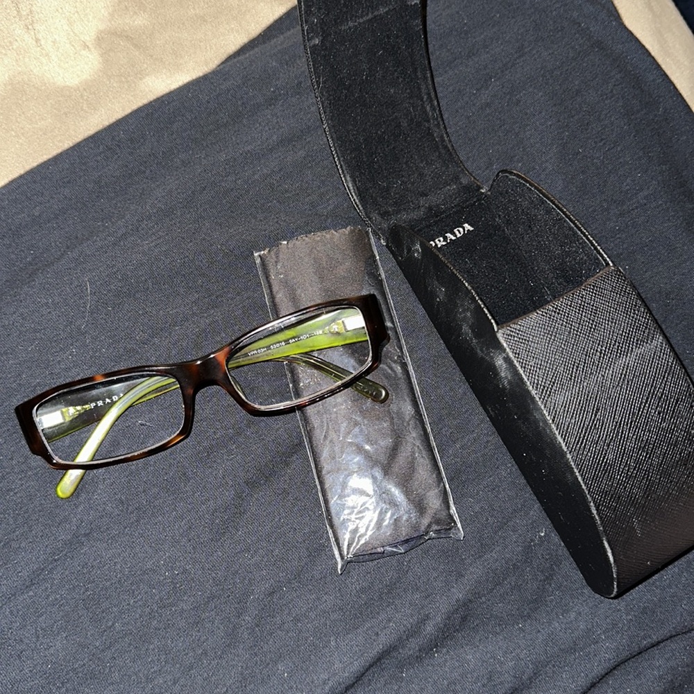 Beautiful Prada Frames - image 3